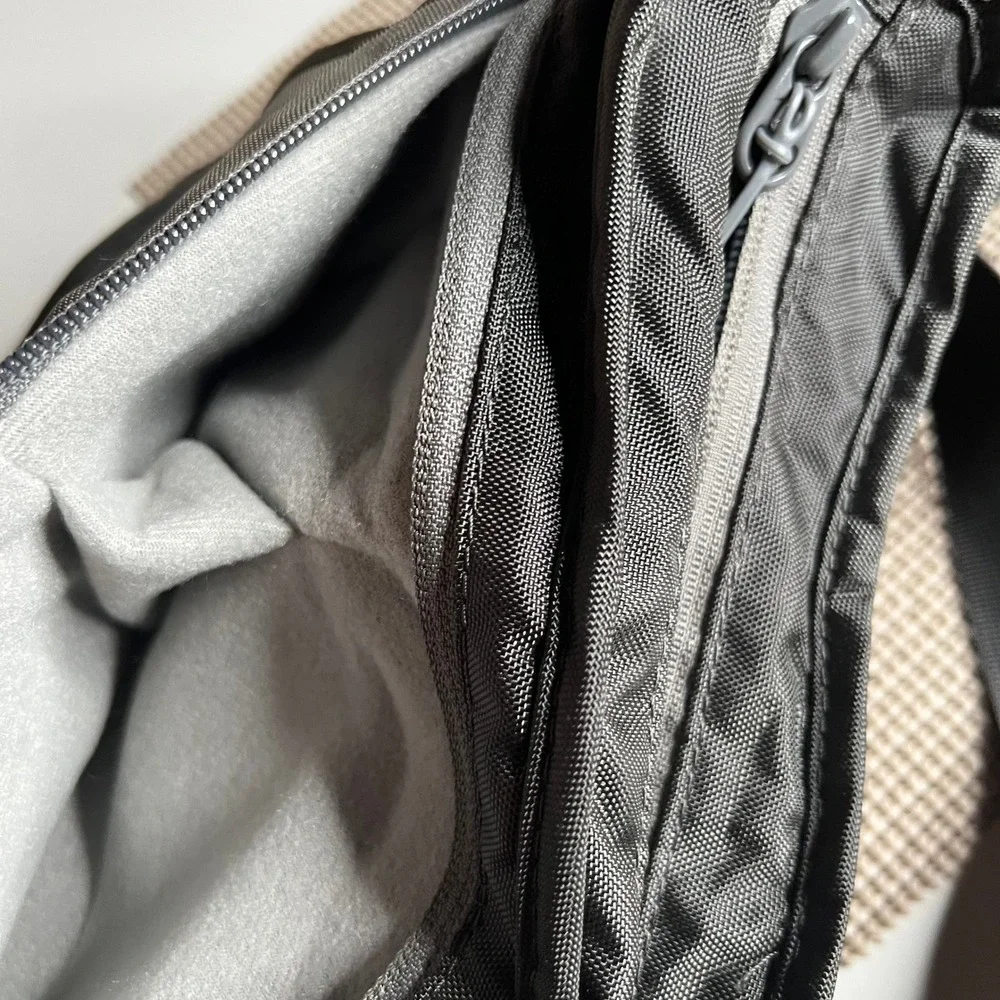 Lowepro StreamLine 150 Black Nylon Camera Shoulder Bag Crossbody Messenger